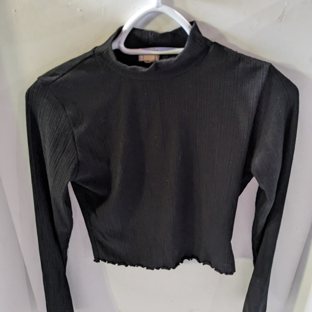 Garage mock neck crop top pull over knit top women's black medium
